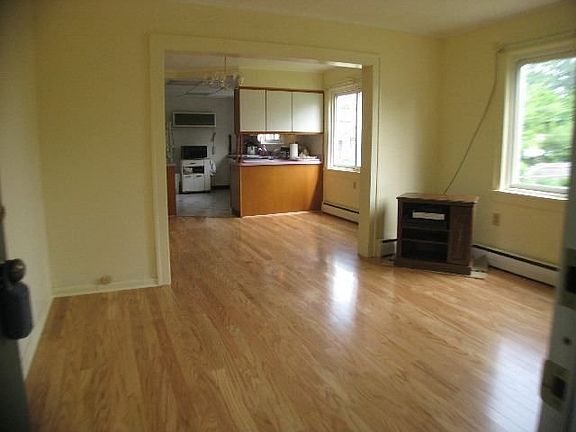 4th image of 15 Washington Ave