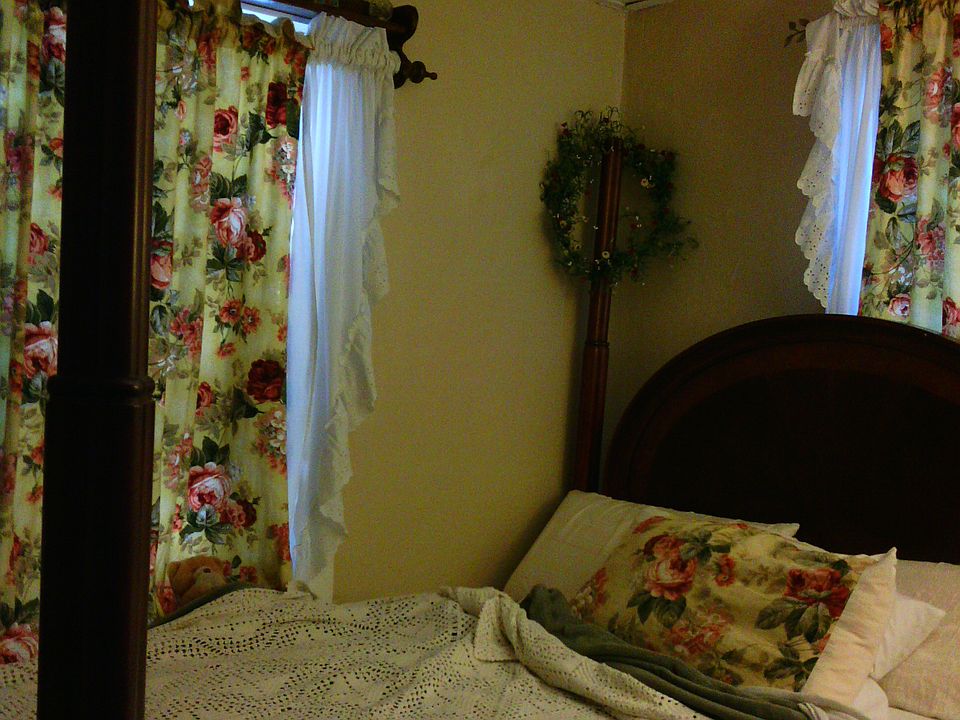 1st image of 1018 Barnett St
