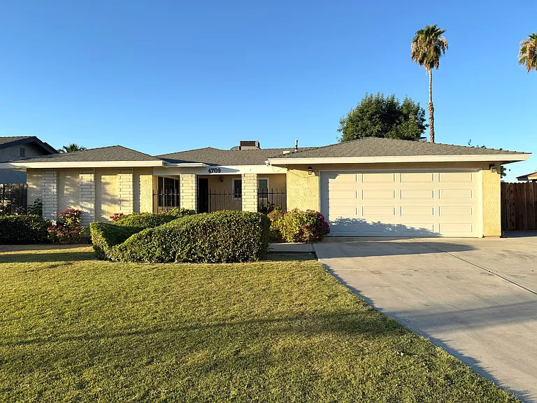 4709 Pinecastle Ave — Photo 1