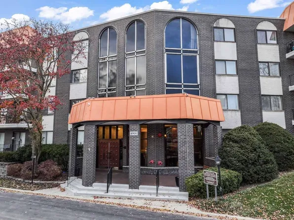 4900 Foster St APT 304, Skokie, IL 60077
