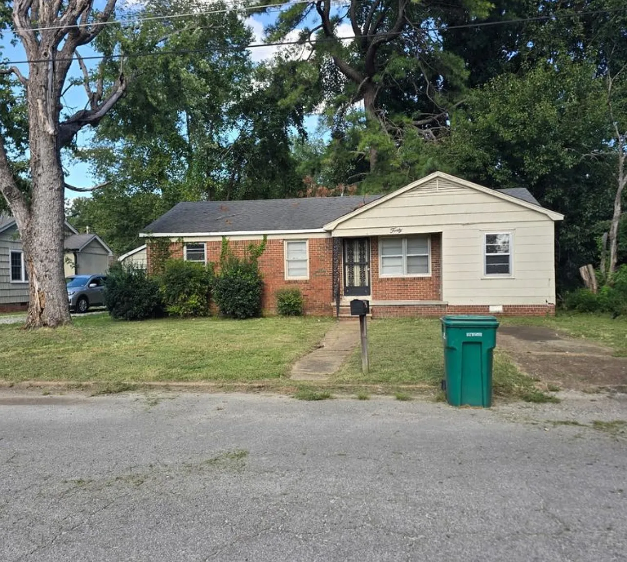 4 bed, 1229 sqft, $1,395 — Photo 1
