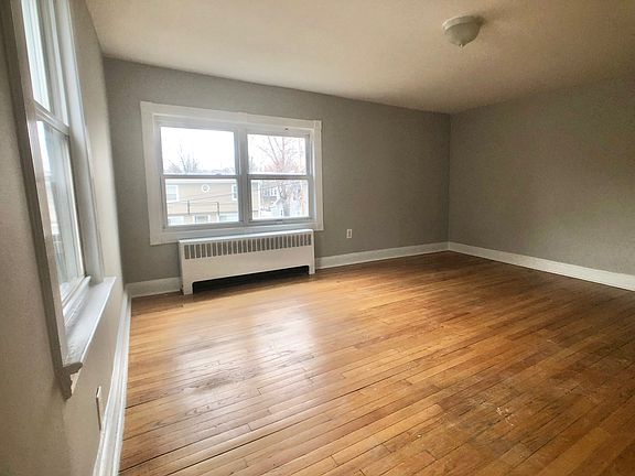 3rd image of 18 Nelson St #1
