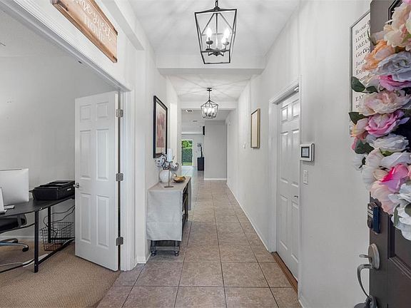 2nd image of 15913 OAKLEAF RUN DRIVE
