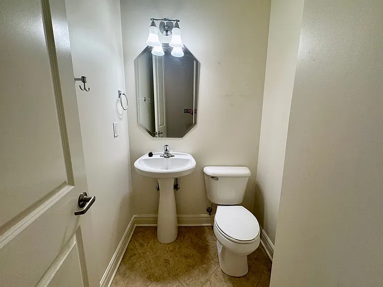 1101 Walnut St #501 — Photo 14