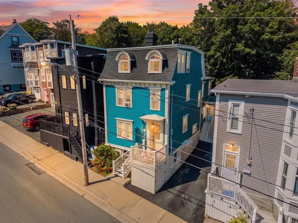 110 Pleasant Street, St. John's, NL A1E1L4