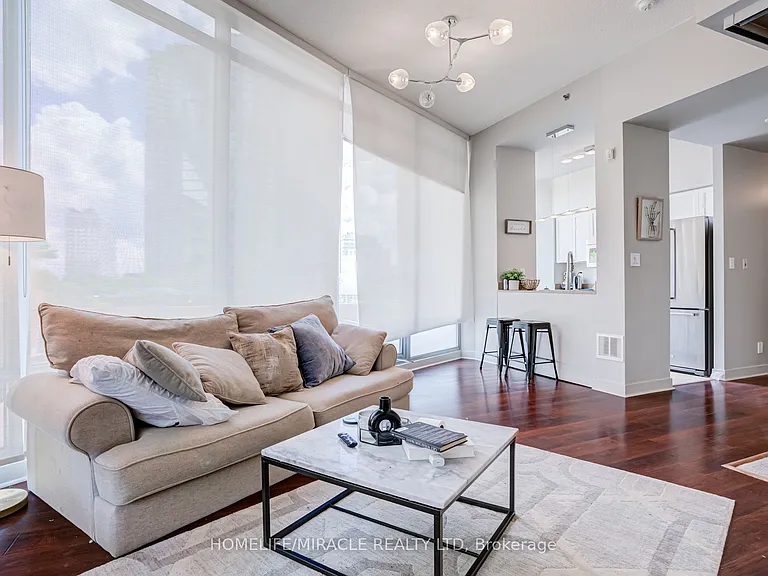 81 Navy Wharf Ct #201 — Photo 21