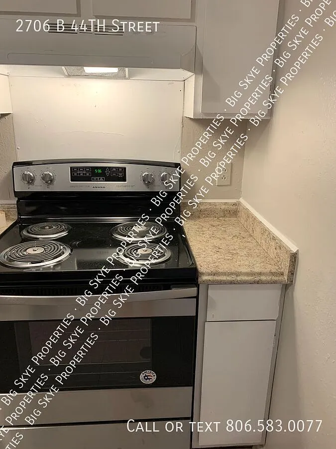 So cute ! 2 bed , lux vinyl floors throughout — Photo 3