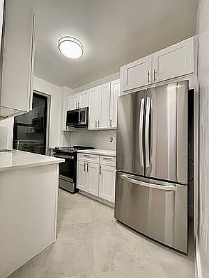 1st image of 405 W 45th St #3E