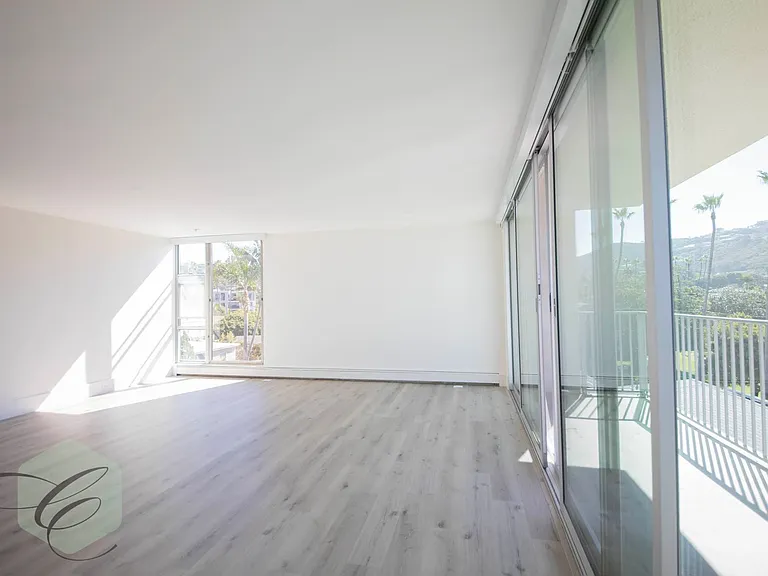 Playa de Oro Apartments — Photo 24