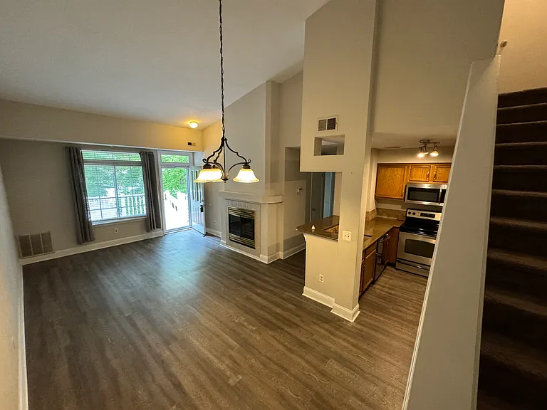 54 Wentworth Rd — Photo 2
