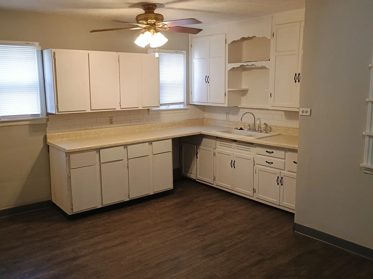3 bed, 1.5 bath, 1056 sqft, $1,375 — Photo 3