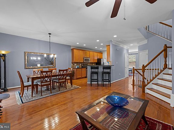 5th image of 9842 Pickens Pl