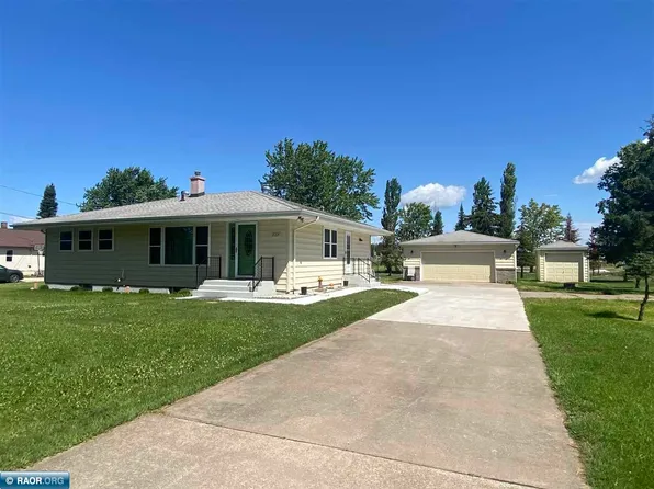 1327 E 41st St, Chisholm, MN 55746