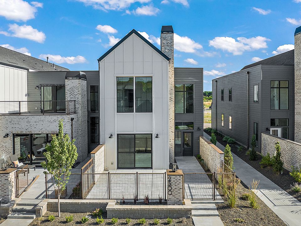 1st image of 2440 W Iron Coop St #1