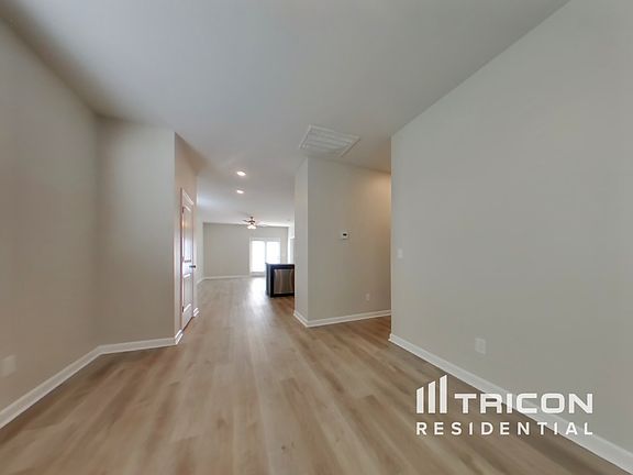 3rd image of 1068 Pepper Stone Dr