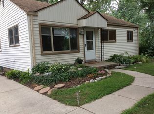 644 Robinwood Dr, Troy, MI 48083