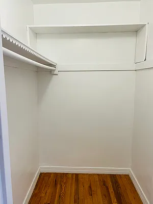 Sold by Trusted Property Advisors Corp | media 21