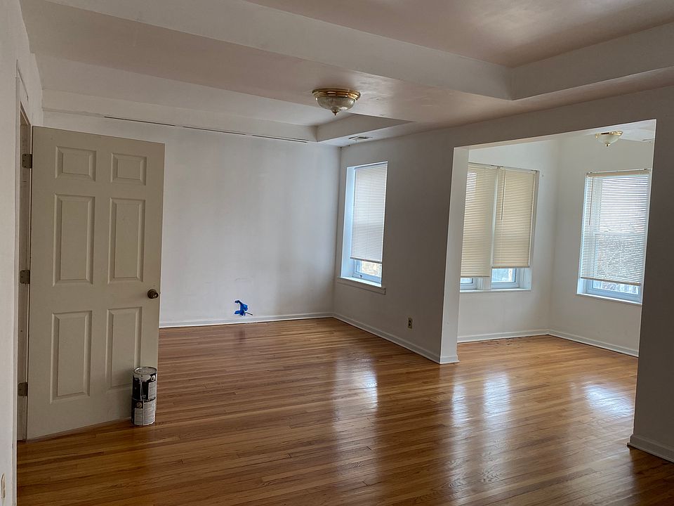 1st image of 4951 N Albany Ave APT 3