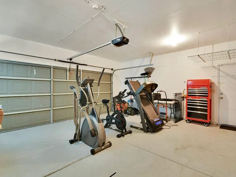 1825 Woodland Dr — Photo 4