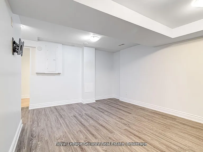 706 Gladstone Ave #LOWER — Photo 18