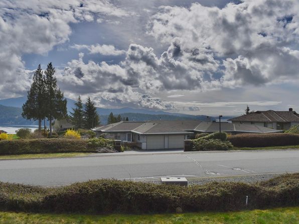 555 Eaglecrest Dr #28, Gibsons, BC V0N 1V8