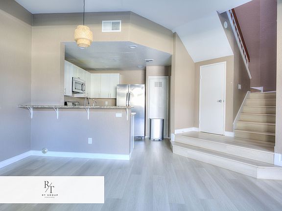 3rd image of 52 Brownfield Ln