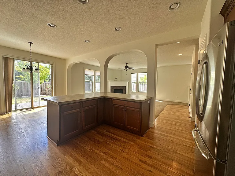 728 SE Bayshore Cir — Photo 5