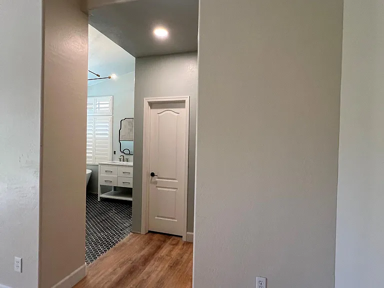1733 W Commerce Ave — Photo 22