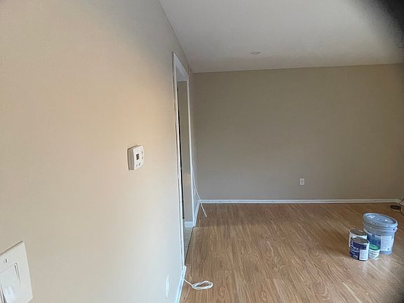 5th image of 1127 Whitewater Pl