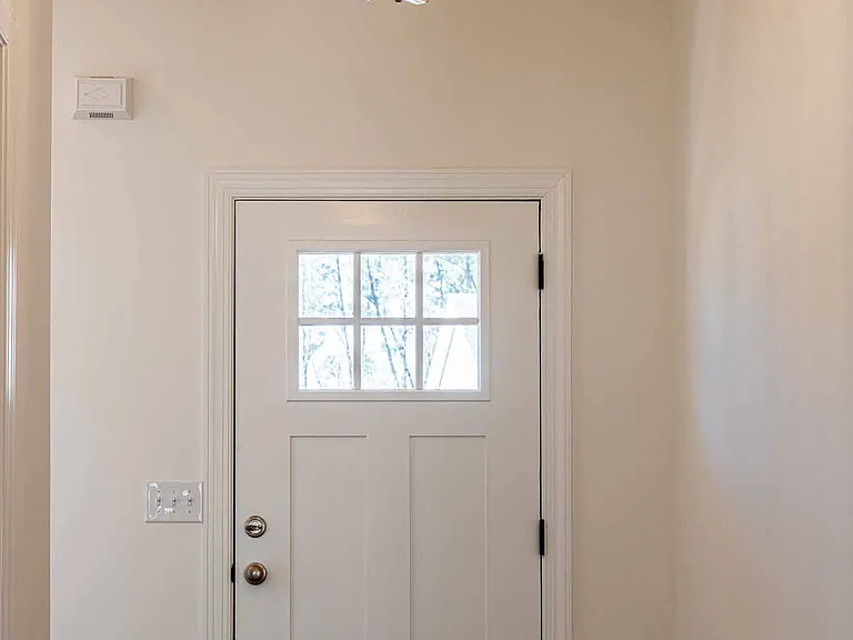 3348 Pepperpike Ct — Photo 6