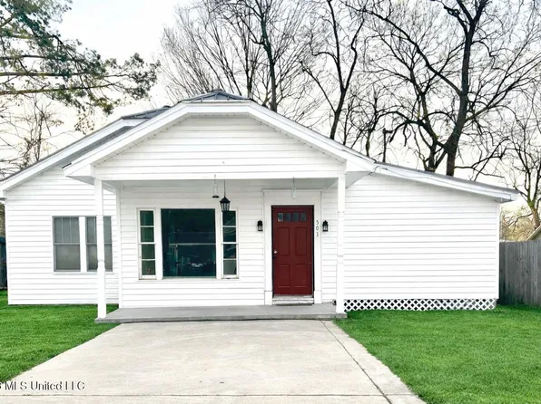 503 Hoboken St, North Carrollton, MS 38947