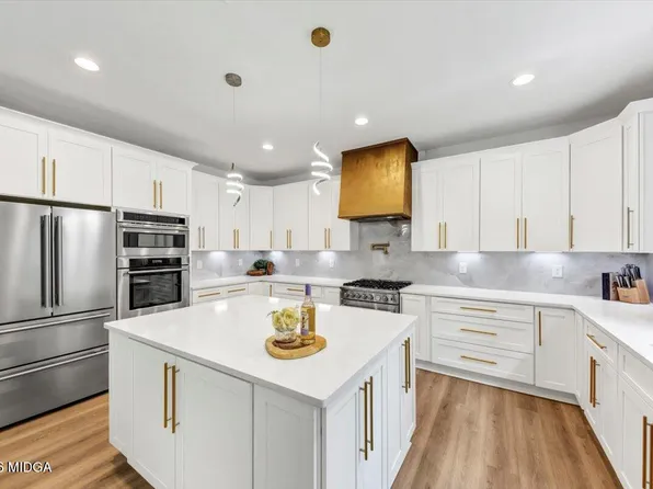 636 Harbour Shores Dr, Jackson, GA 30233
