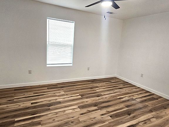 2nd image of 2417 Utah St