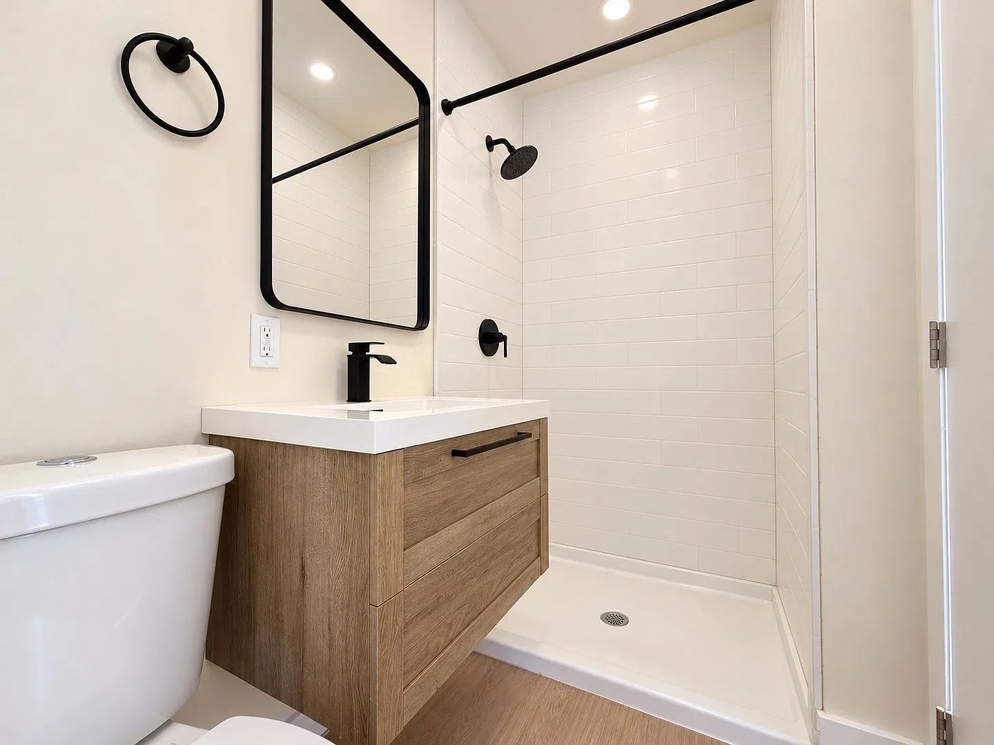 Studio, 1.0 bath, 285 sqft, $1,500 — Photo 4