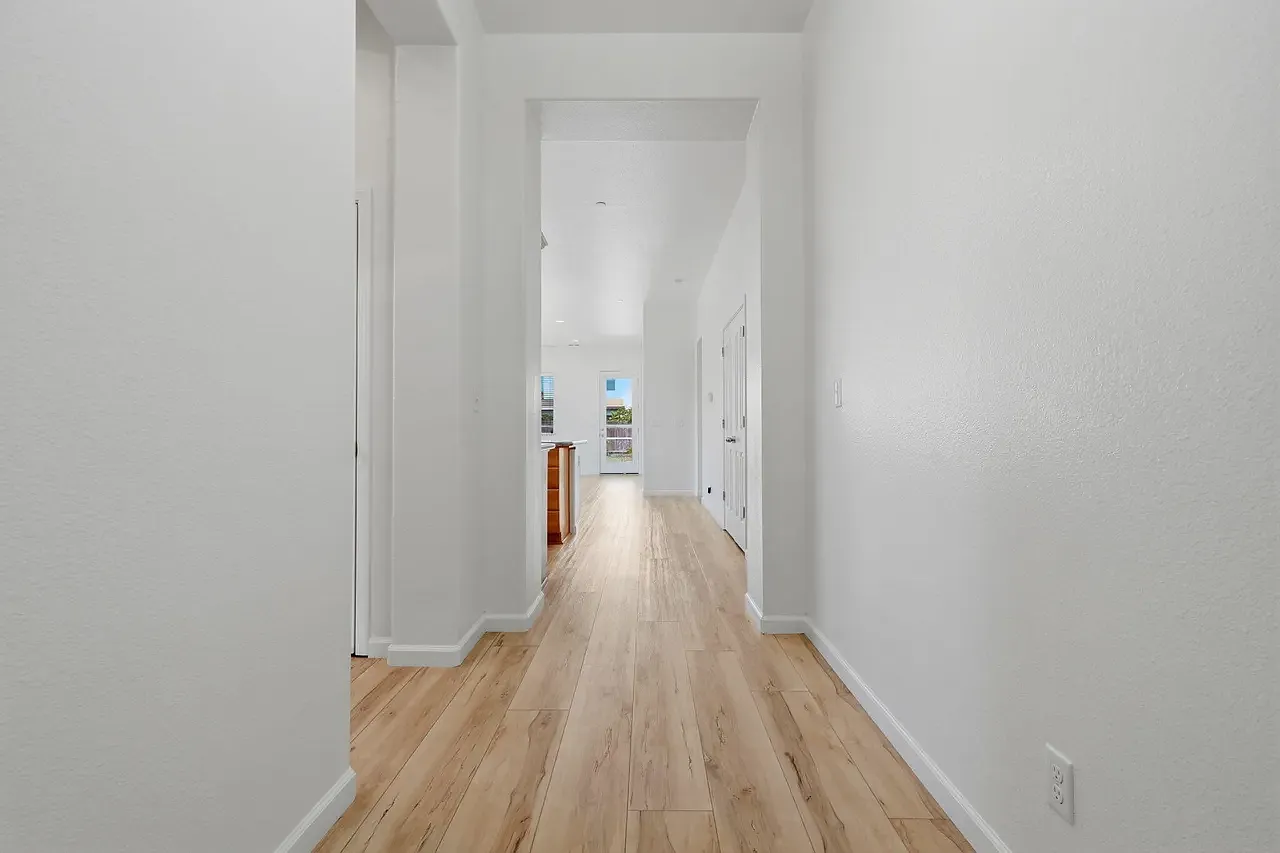 4 bed, 1750 sqft, $2,600 — Photo 2