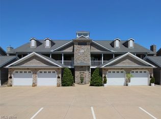 3072 Whispering Shores Dr, Vermilion, OH 44089