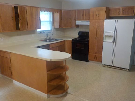 Main level kitchen 21 x 12
