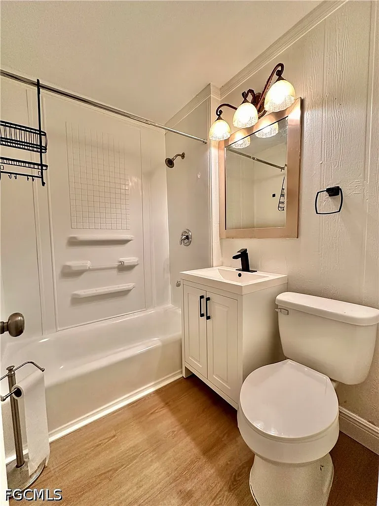 2 bed, 1.0 bath, 886 sqft, $1,499 — Photo 4