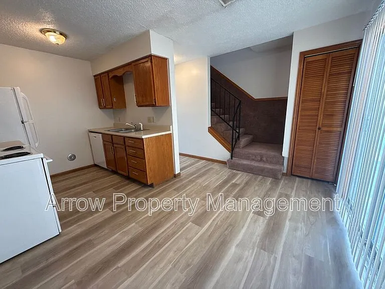 1248 S Jackson St — Photo 6