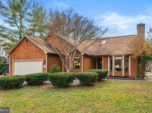 323 Masters Dr, Cross Junction, VA 22625