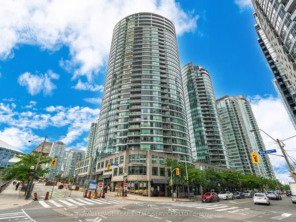 361 Front St W #1802, Toronto, ON M5V 3R5