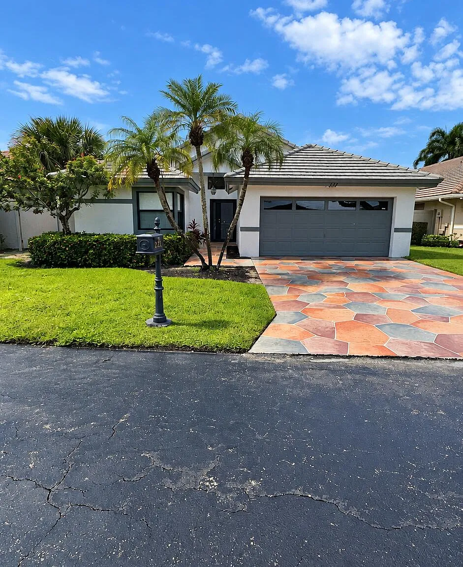 3 bed, 2.0 bath, 1807 sqft, $3,500 — Photo 2