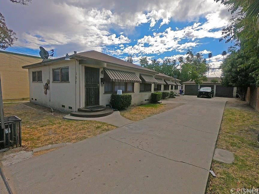 1st image of 137 W Olive St APT 3