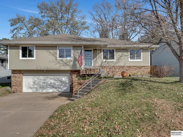 15128 Farnam Cir, Omaha, NE 68154