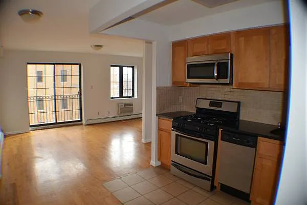 Rented by NY Space Finders Inc. | media 1