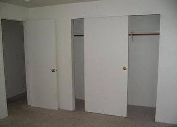 4th image of 661 Sunset Ave NE Unit 3