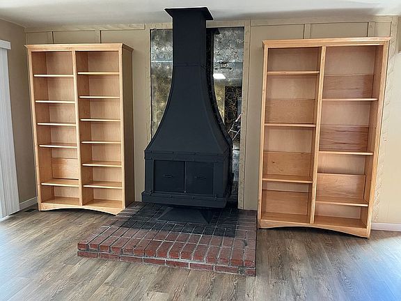 2nd image of 322 Ladera Dr
