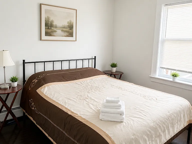 326 Fern Ave #2R — Photo 3