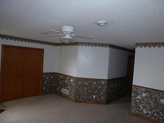 4th image of 410 W Cairns Street