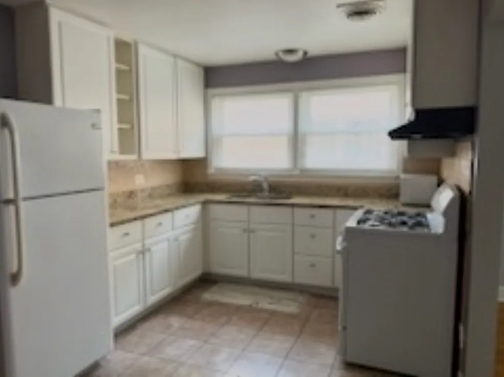 2 bed, 1000 sqft, $1,700 — Photo 4